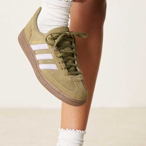 Adidas Originals Handball Spezial sneakers in khaki and blue